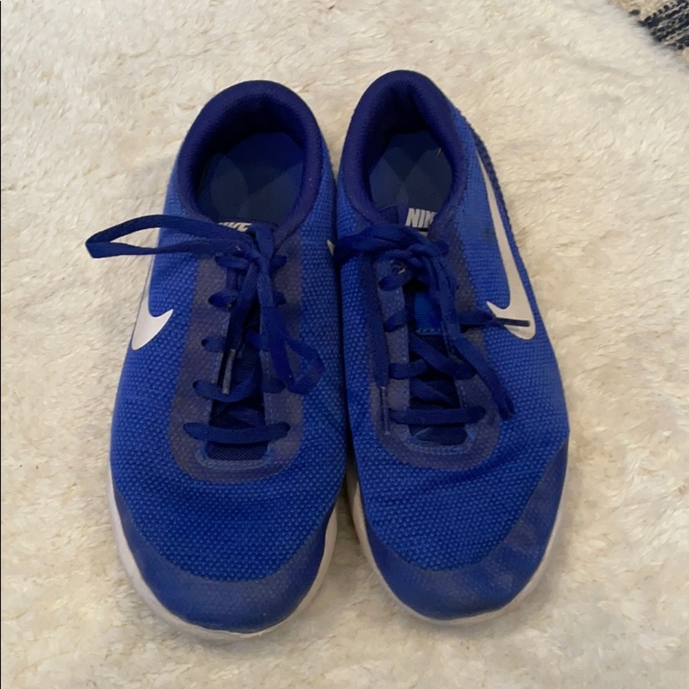Nike Boys RN7 shoes